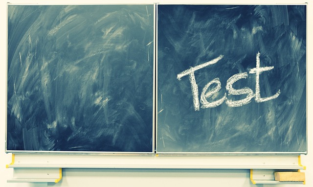 칠판에 test라고 쓰인 시험 준비 장면. 자료사진