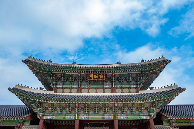 추석 연휴 무료 개방 대상인 경복궁 근정문 처마. 자료사진