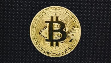 황금색 비트코인 실물 코인 클로즈업. 2026년 9월 6일 비트코인 시세 관련 자료사진