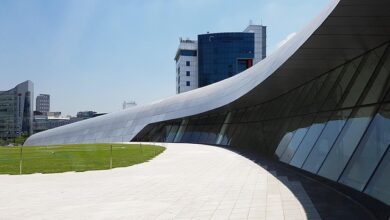 동대문디자인플라자(DDP) 곡면 외관, 디자인마이애미 서울 2026 행사장 자료사진