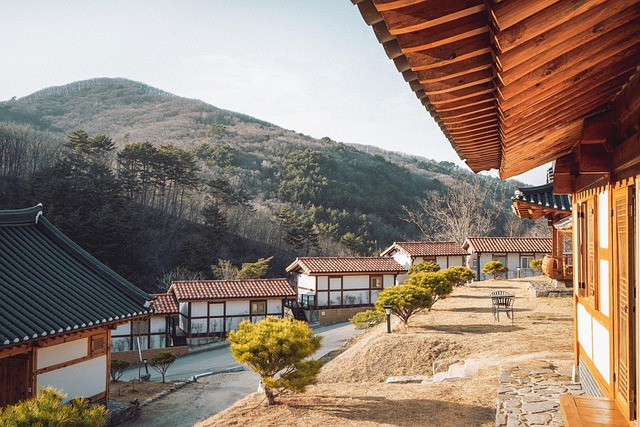 산자락 아래 한옥 마을 자료사진