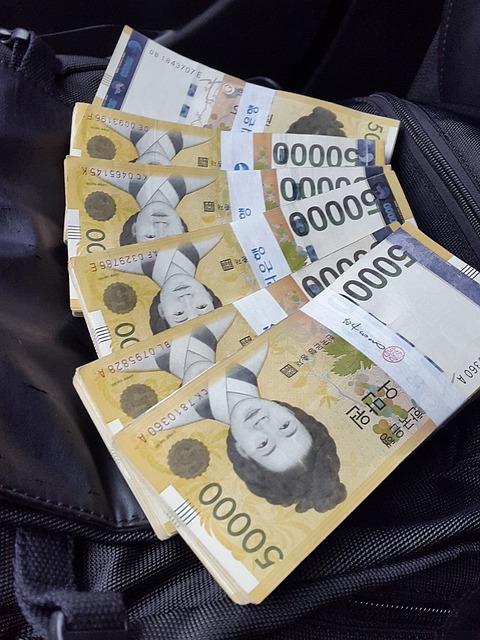원화 5만원권 지폐 다발, 이번 주 8월 가계대출 동향 발표 앞둔 금융 일정. 자료사진