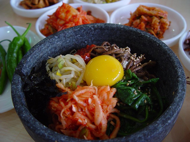 산채비빔밥과 밑반찬 상차림. 문경 오미자축제 밥상 자료사진