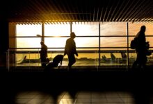 에볼라 국내 위험도 공항 입국 여행객 실루엣(자료사진)