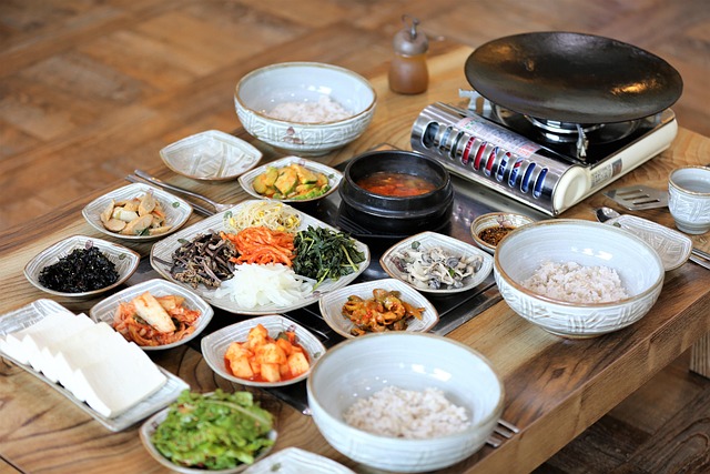 보리밥과 나물 반찬이 오른 한식 한상차림. 자료사진