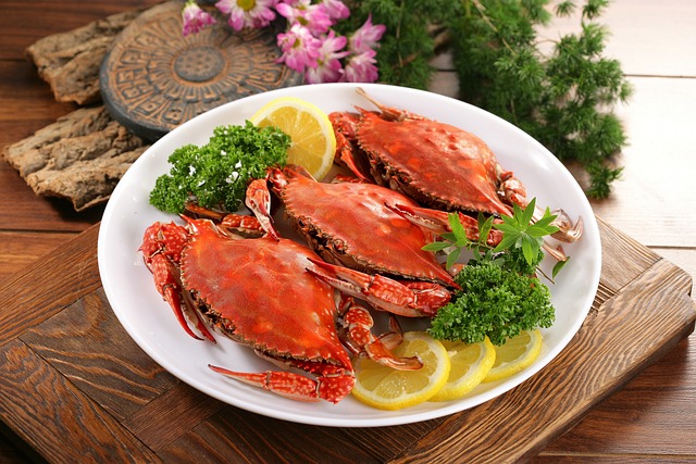 접시에 담긴 찐 게 요리. 자료사진