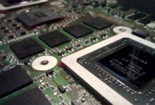 엔비디아 GPU 칩이 얹힌 회로 기판. 미스트랄 라지 4 공개 기사 자료사진